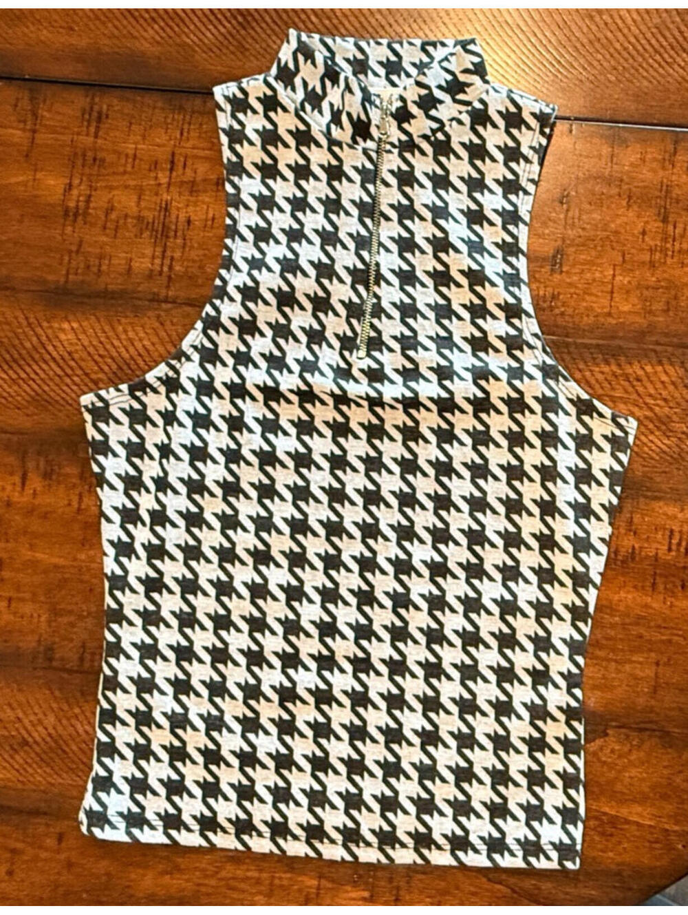 Skorhet Houndstooth Quarter Zip High Neck Sleeveless Top - Size XS